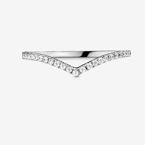 Sparkling Wishbone Ring
Sterling silver